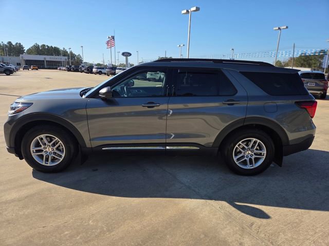 Used 2025 Ford Explorer Active w/ Active Comfort Package image 2