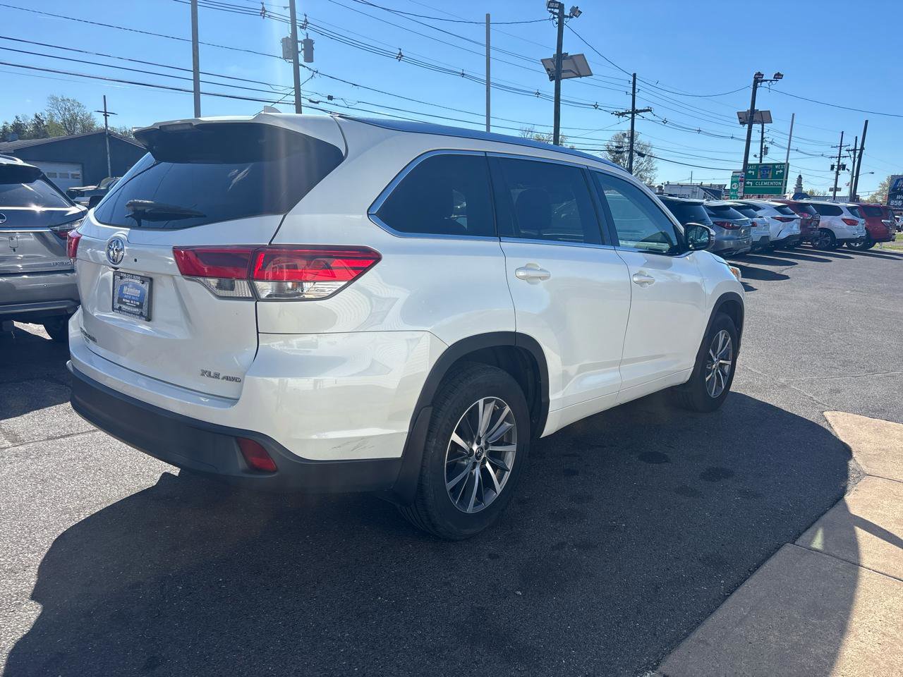 Used 2017 Toyota Highlander XLE image 7