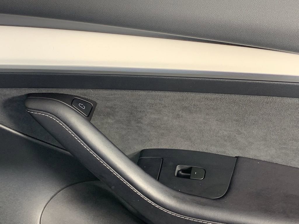Used 2023 Tesla Model 3 Standard Range image 36