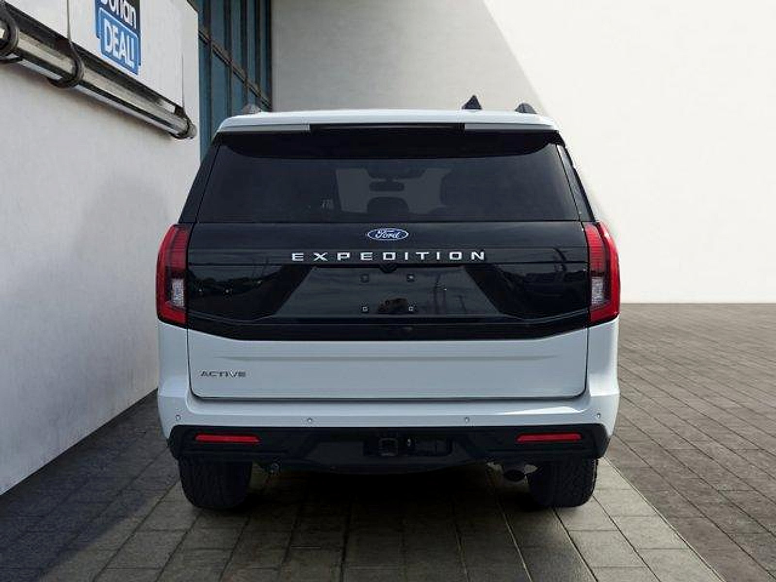 Certified 2025 Ford Expedition Active RWD image 4