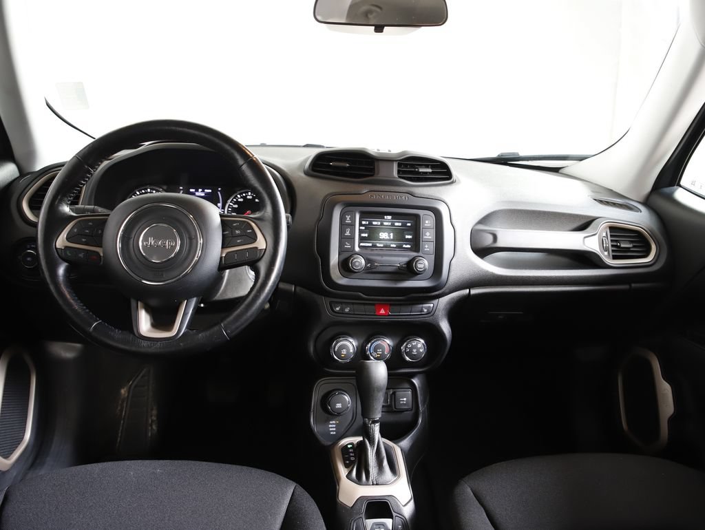 Used 2017 Jeep Renegade Latitude w/ Cold Weather Group AWD/4WD image 11