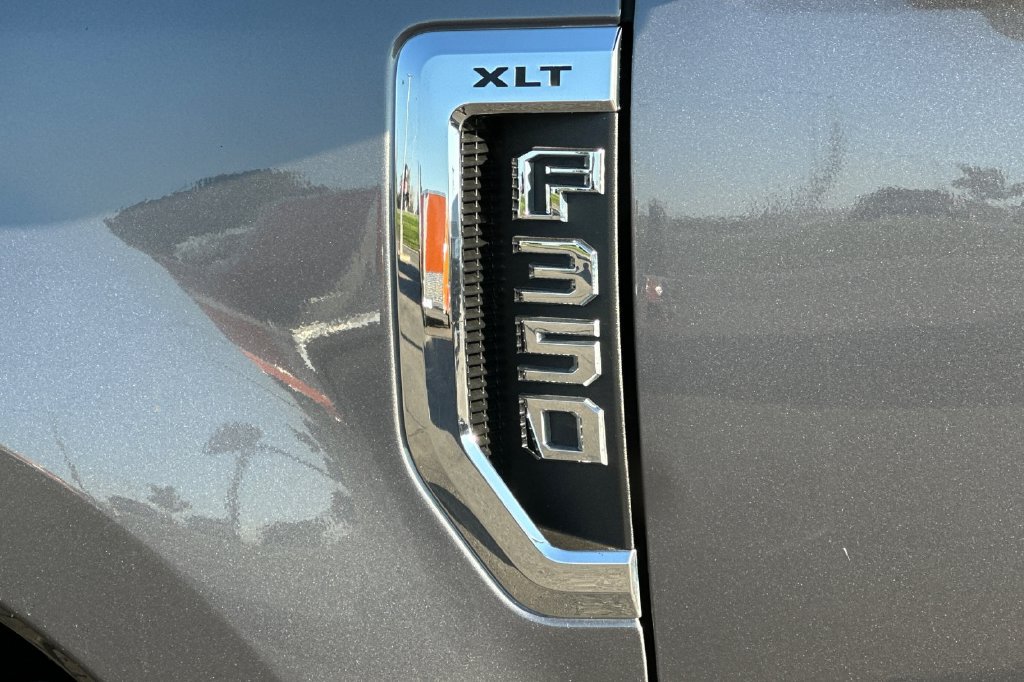 Used 2022 Ford F350 XLT w/ XLT Value Package AWD/4WD image 9