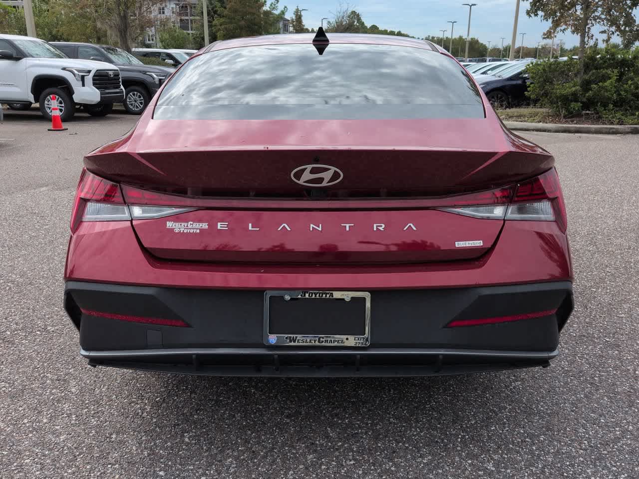 Used 2024 Hyundai Elantra Blue FWD image 5