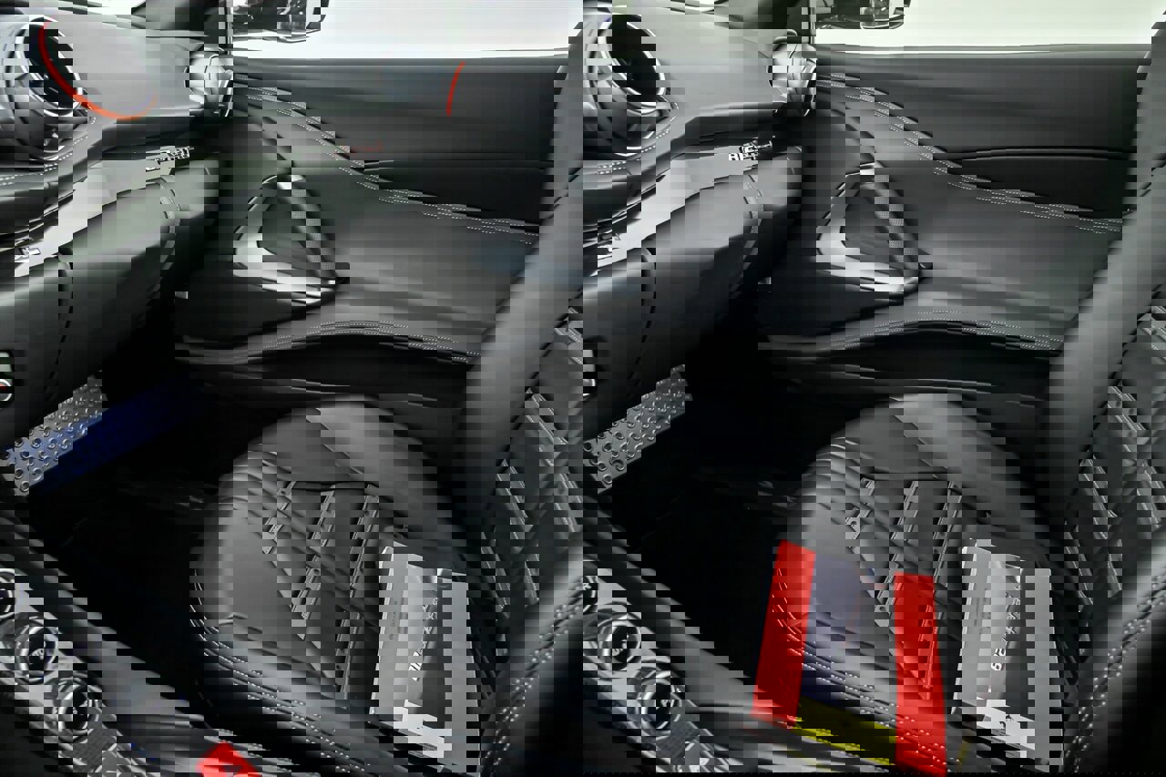 Used 2019 Ferrari 812 Superfast image 37