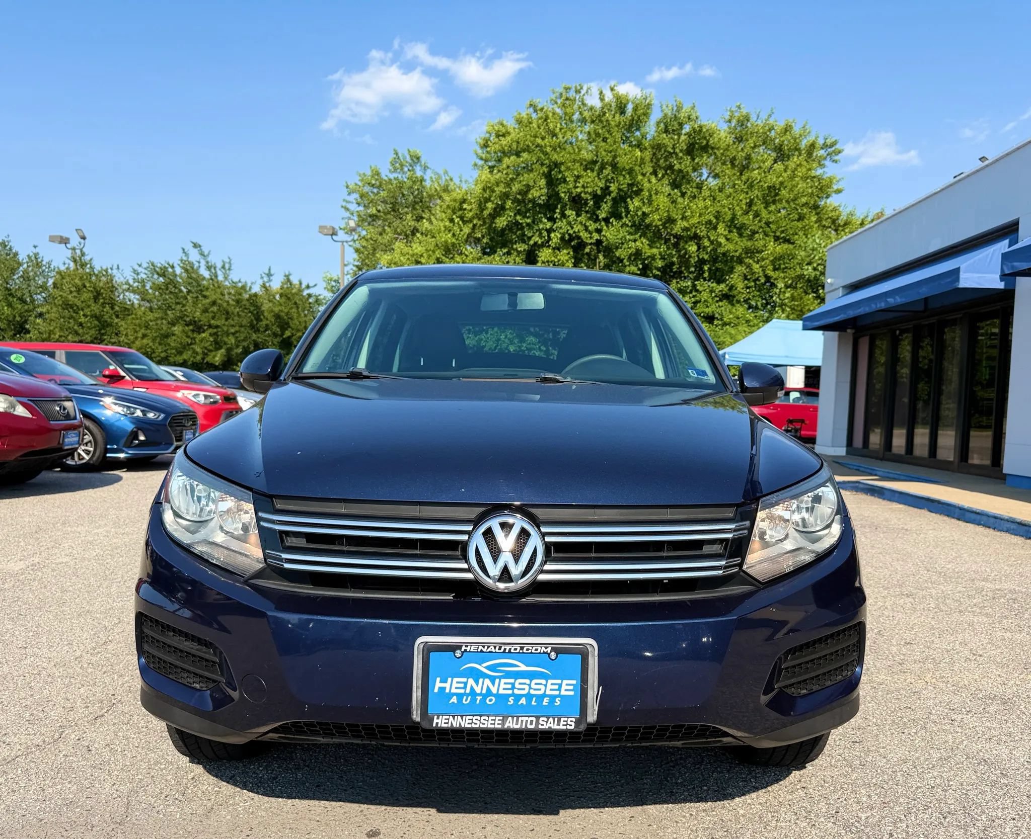 Used 2012 Volkswagen Tiguan LE FWD image 3