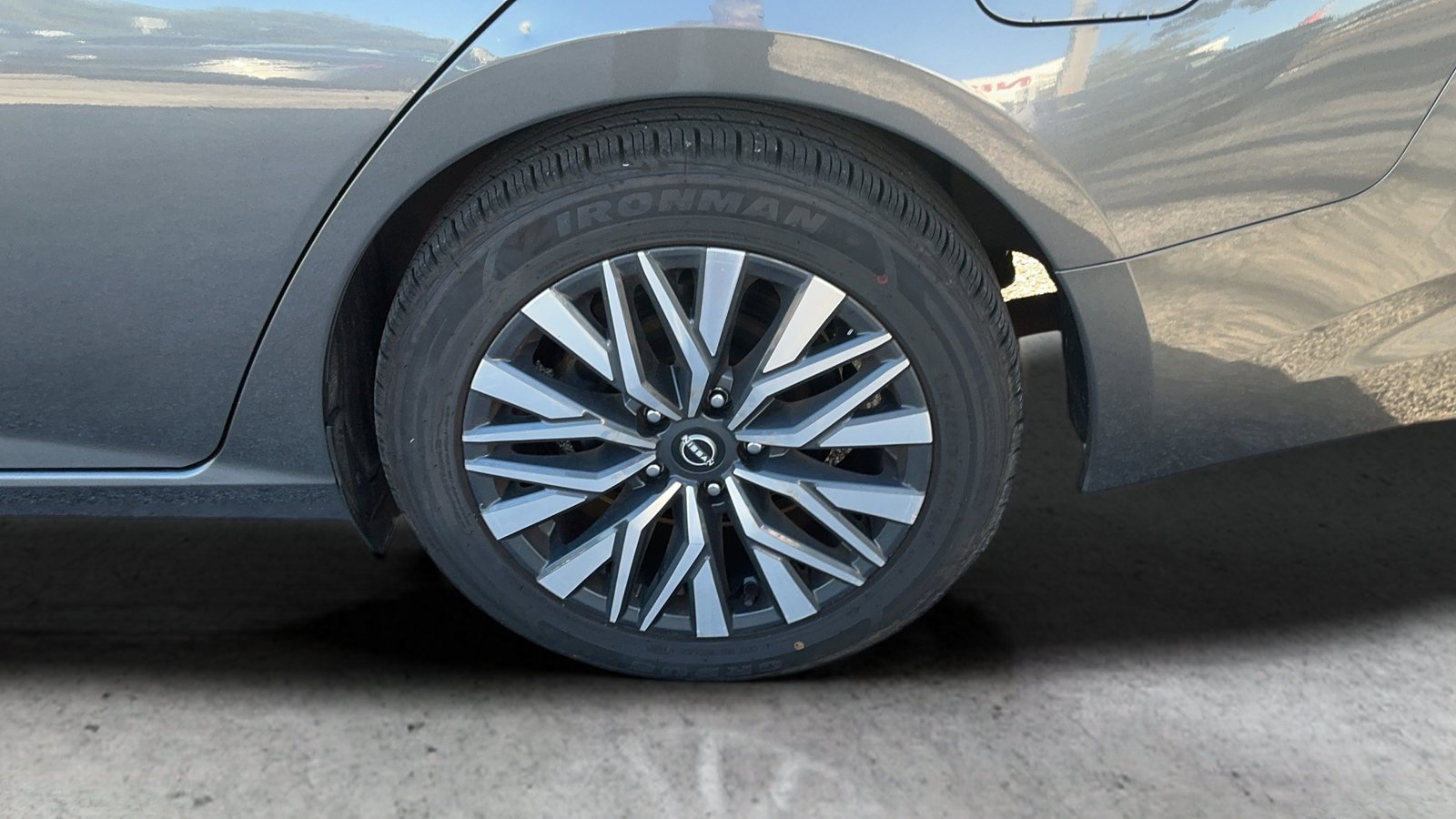 Certified 2025 Nissan Altima 2.5 SV FWD image 16