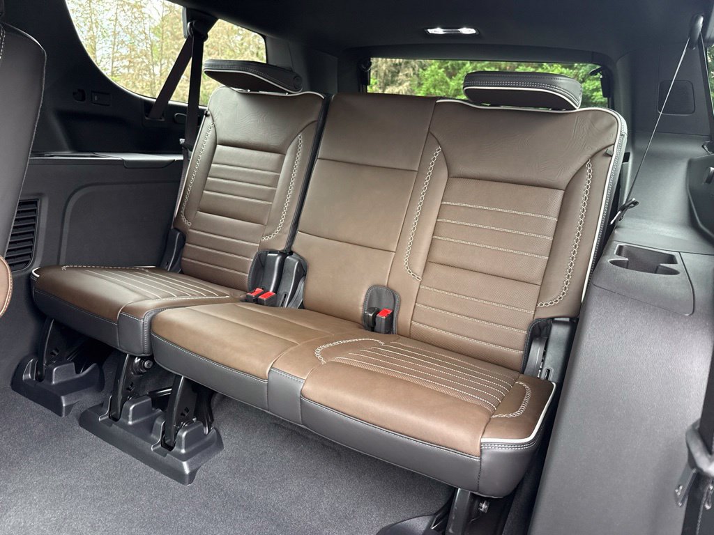 Used 2025 GMC Yukon XL Denali Ultimate AWD/4WD image 56