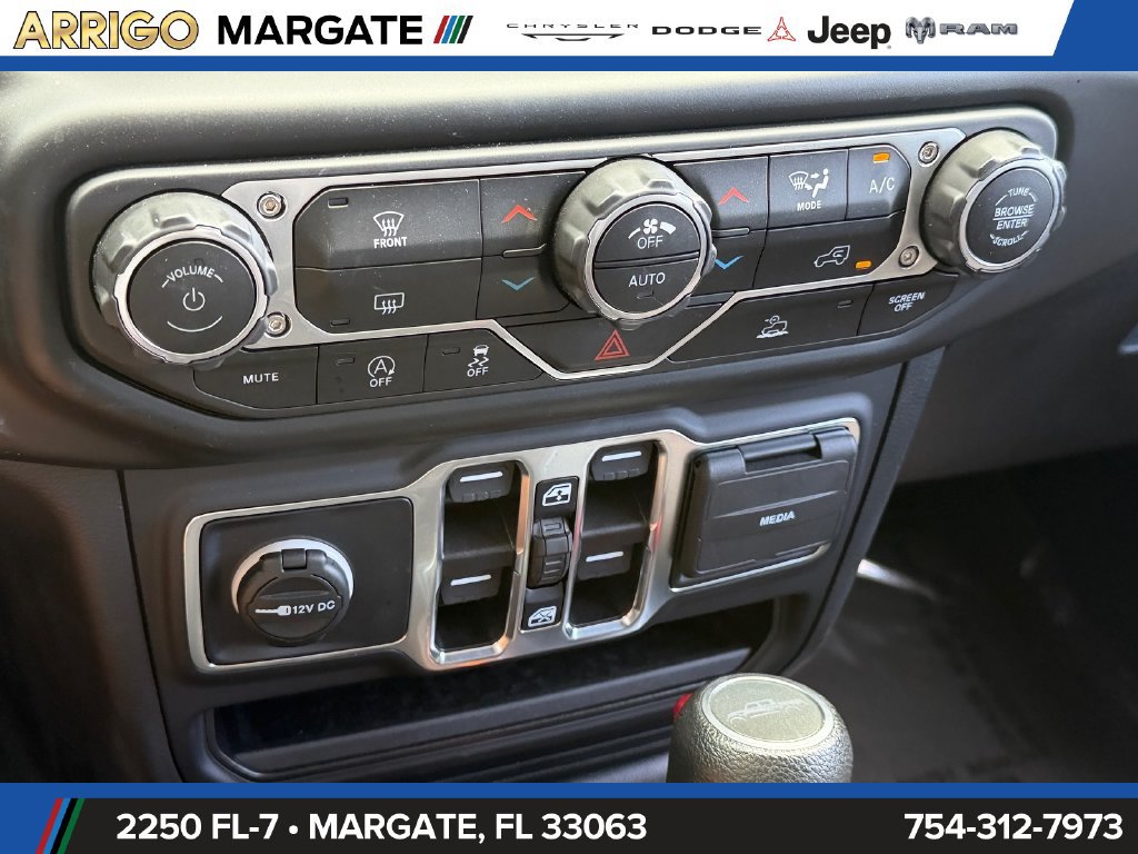 Used 2023 Jeep Gladiator Sport AWD/4WD image 23