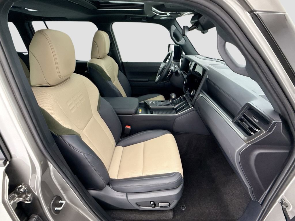 Used 2024 Lexus GX 550 image 18
