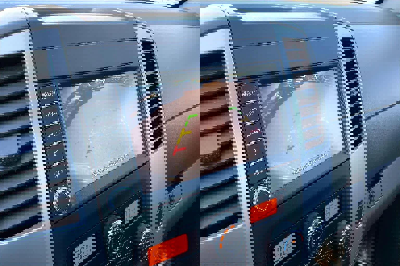 Used 2020 Nissan Frontier SV image 26