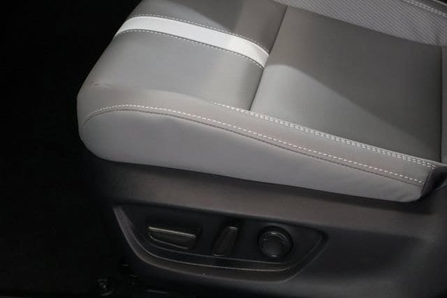 New 2026 Toyota Camry SE AWD/4WD image 13