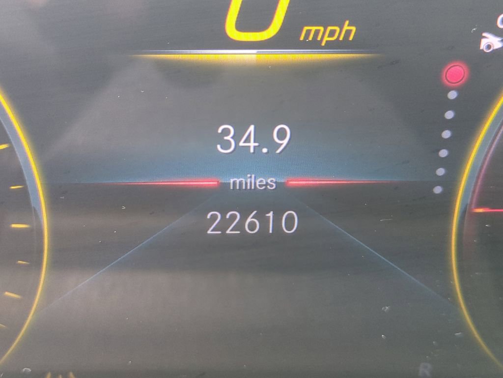 Used 2023 Mercedes-Benz EQB 300 4MATIC image 30