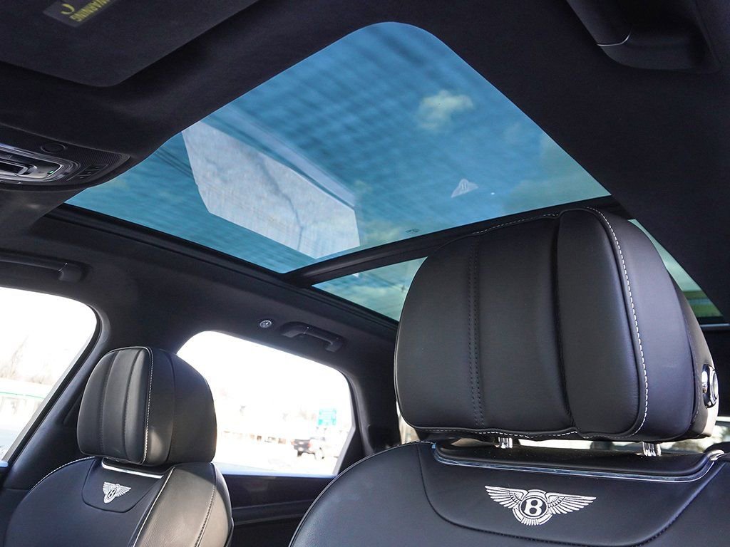Used 2019 Bentley Bentayga image 25
