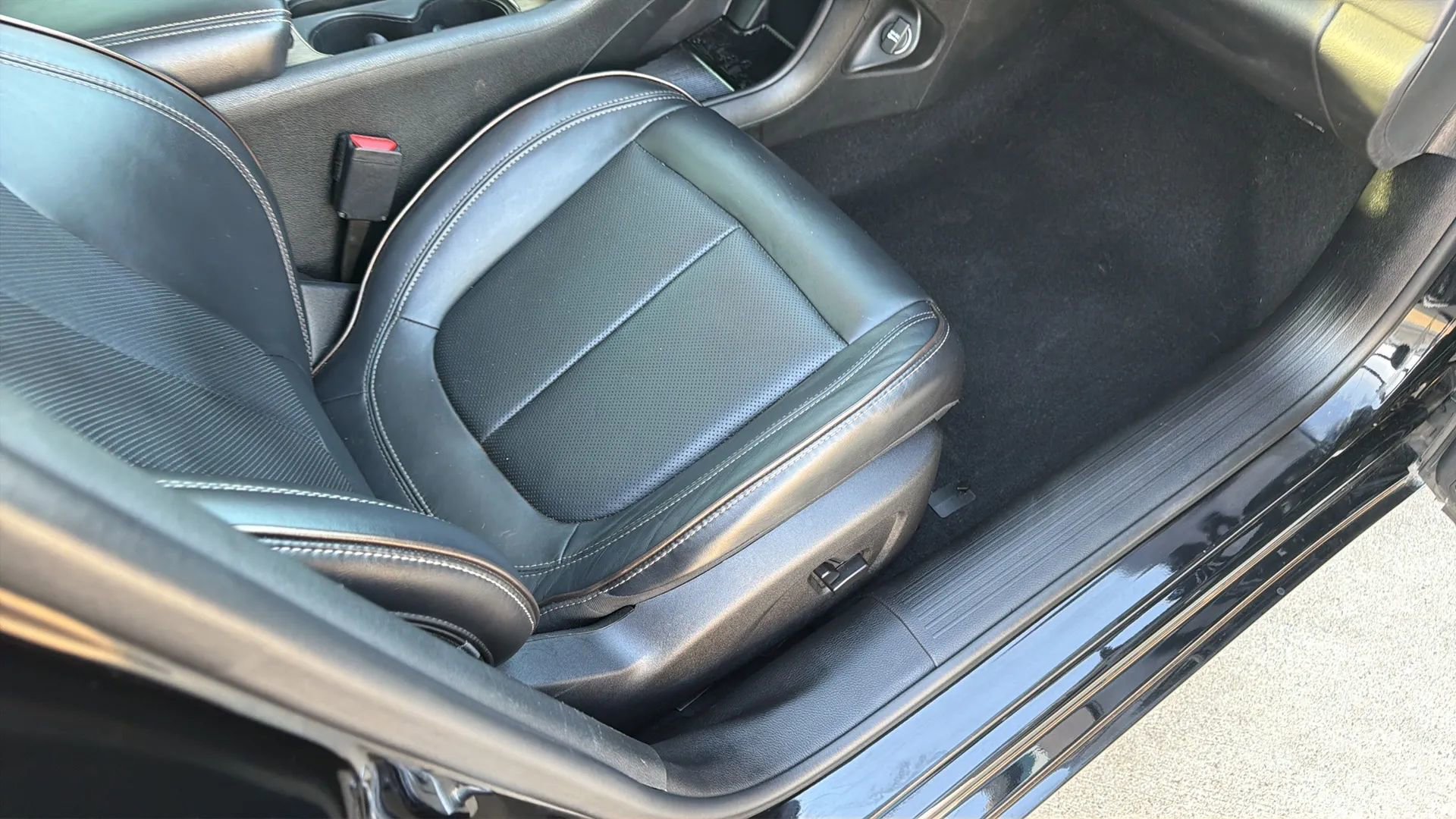 Used 2015 Chrysler 200 C w/ Navigation & Sound Group I image 82