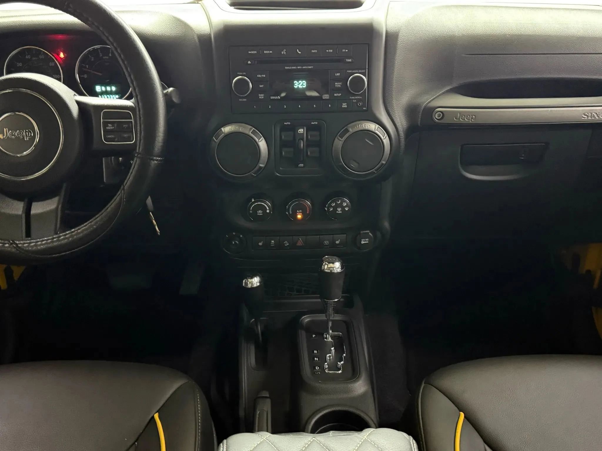 Used 2015 Jeep Wrangler Unlimited Sport w/ Quick Order Package 24S AWD/4WD image 33