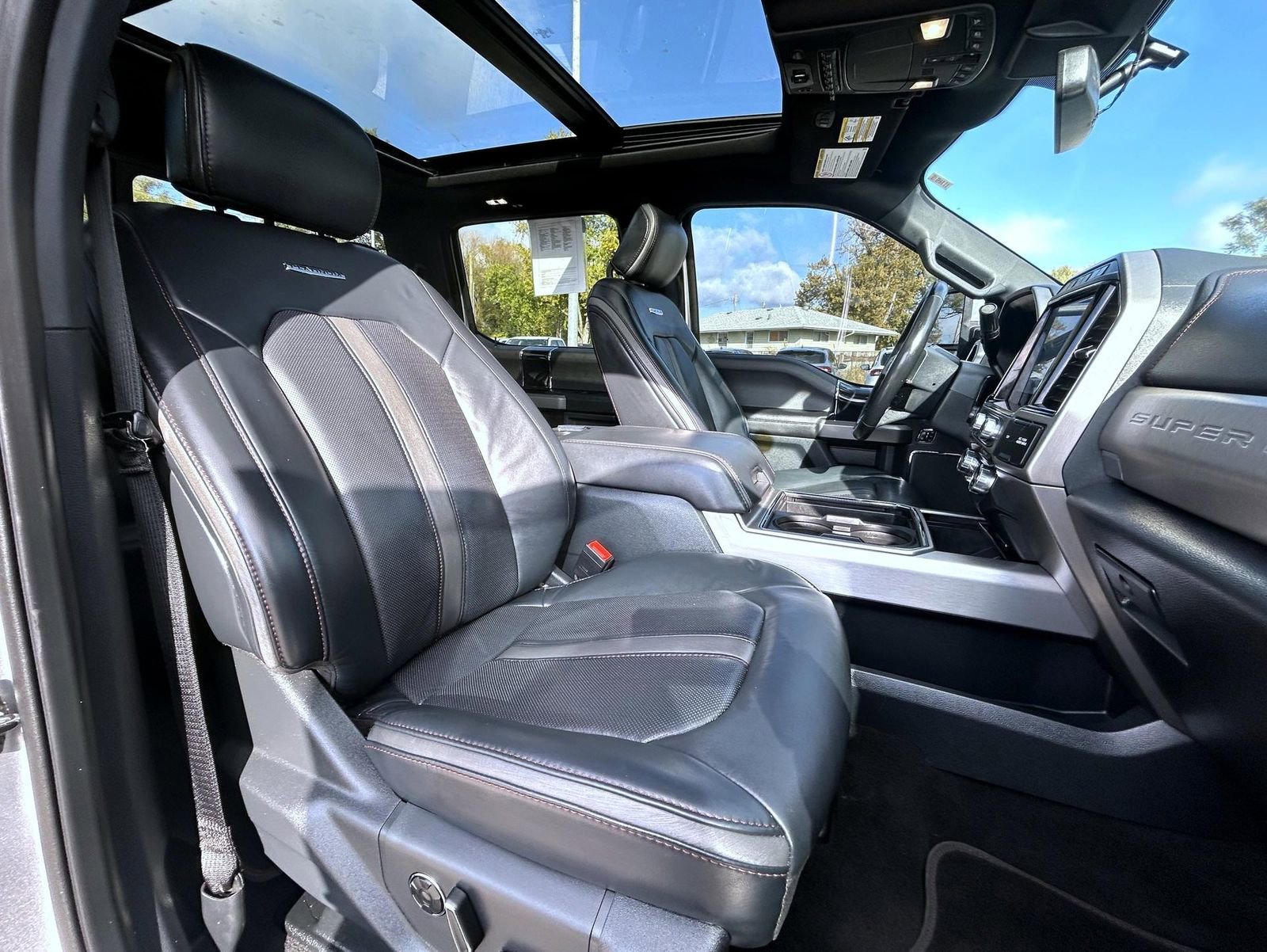 Used 2022 Ford F250 Platinum w/ FX4 Off-Road Package image 15