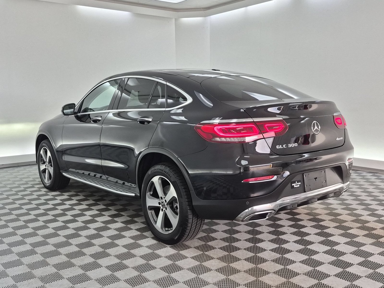 Used 2023 Mercedes-Benz GLC 300 4MATIC Coupe image 3