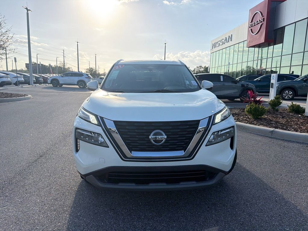 Used 2021 Nissan Rogue SV w/ Premium Package FWD image 2