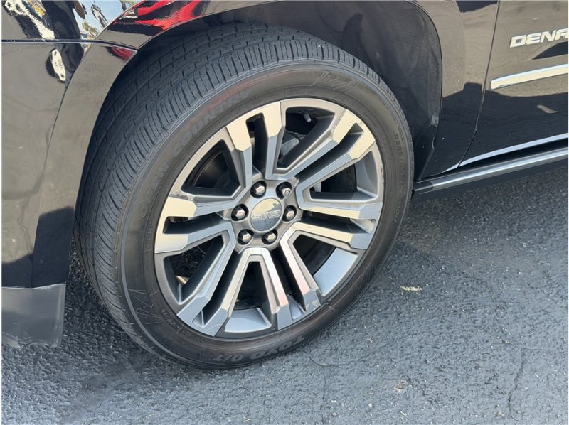 Used 2018 GMC Yukon XL Denali w/ Denali Ultimate Package image 11