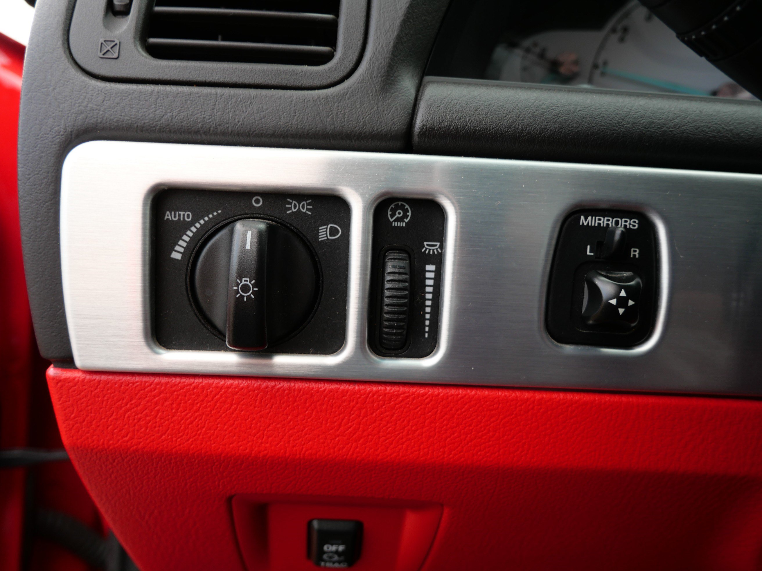 Used 2002 Ford Thunderbird RWD image 26