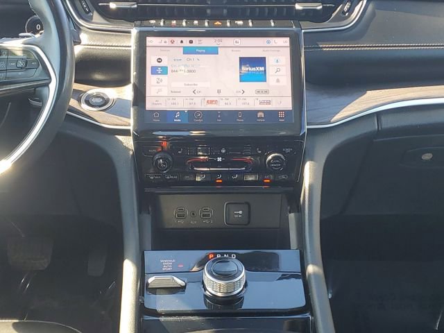 Used 2023 Jeep Grand Cherokee L Limited image 30