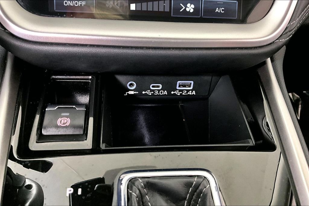 Used 2025 Subaru Outback Premium image 32
