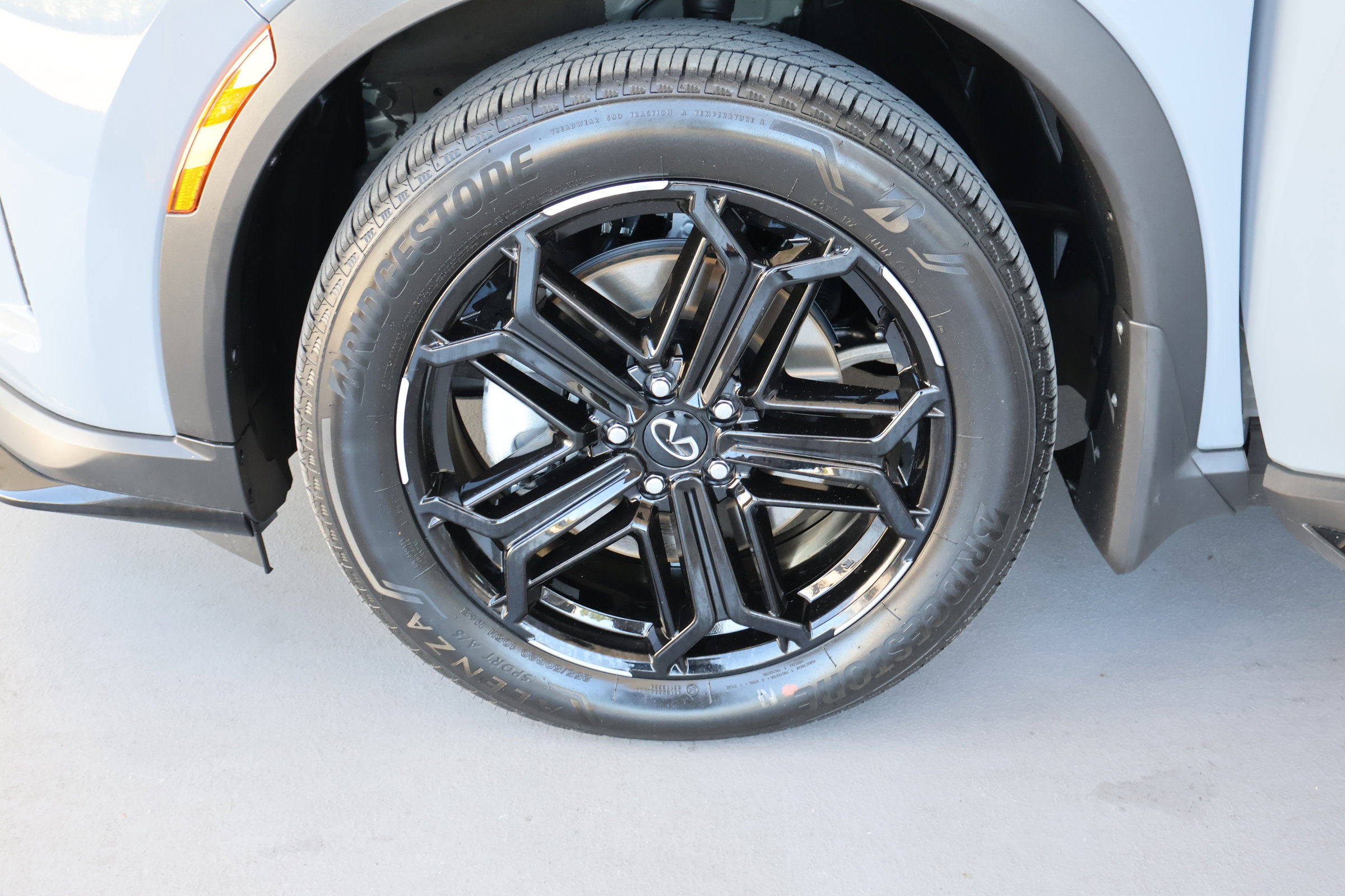 Certified 2026 INFINITI QX60 Sport w/ Dark Cargo Package AWD/4WD image 14