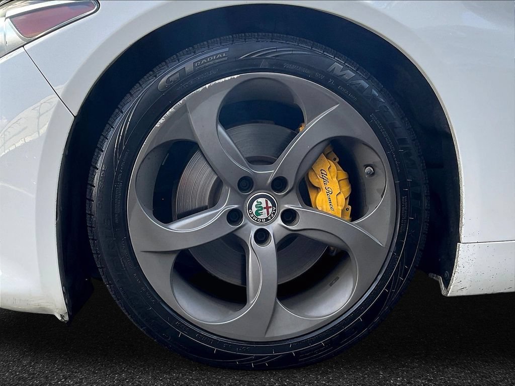 Used 2017 Alfa Romeo Giulia RWD image 25