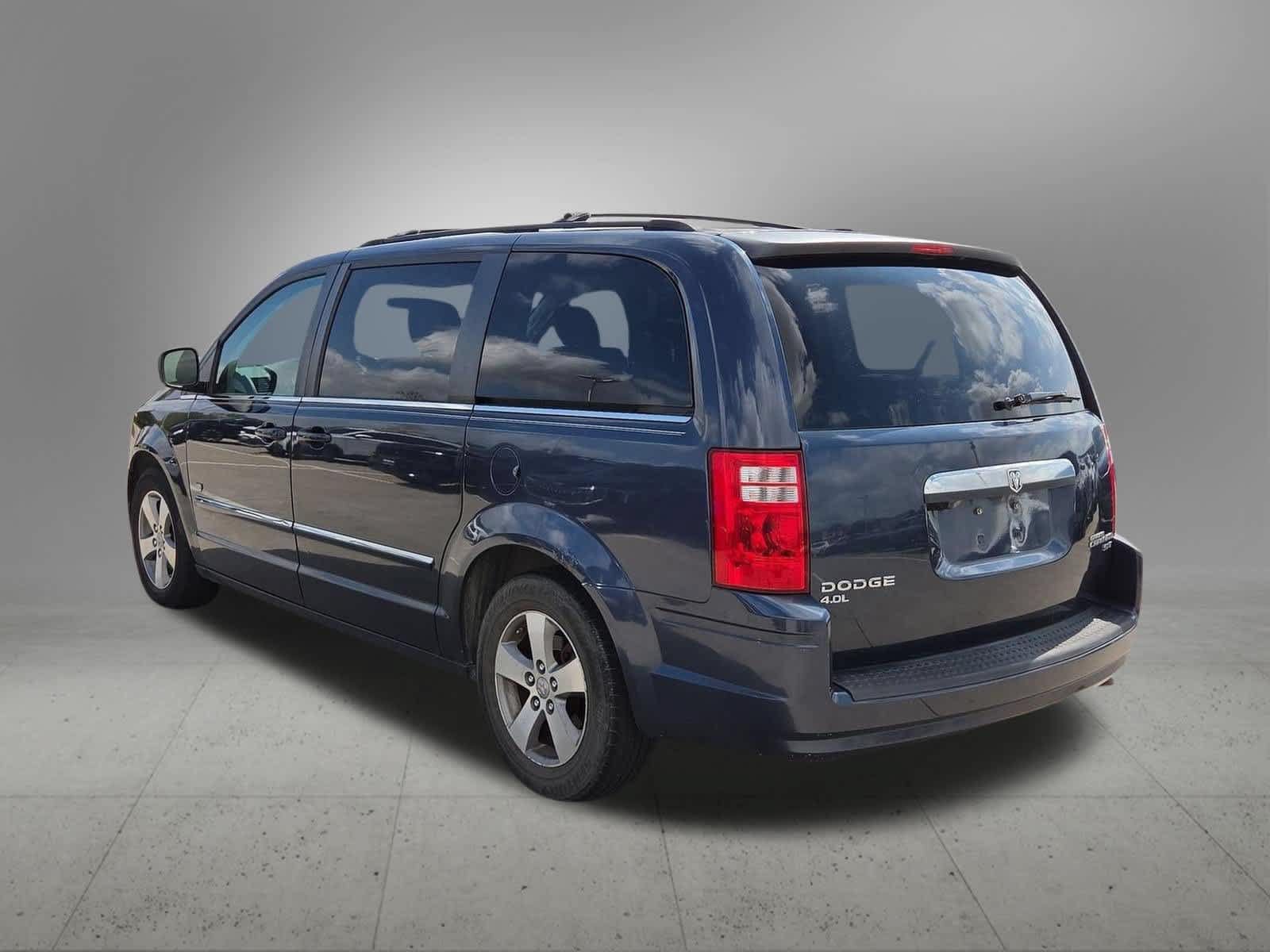 Used 2009 Dodge Grand Caravan SXT FWD image 4