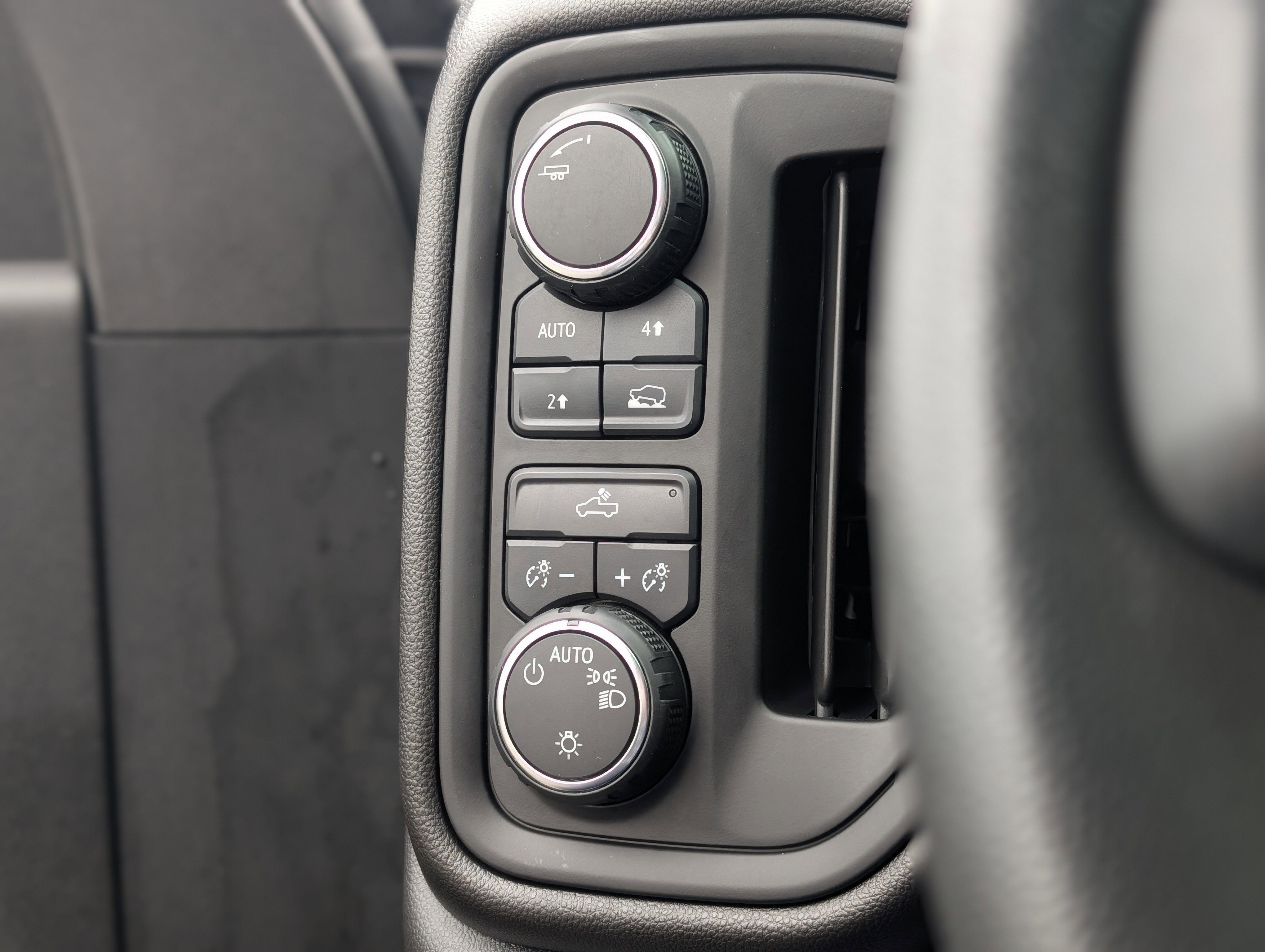 Used 2025 Chevrolet Silverado 1500 Custom w/ Rally Edition image 4