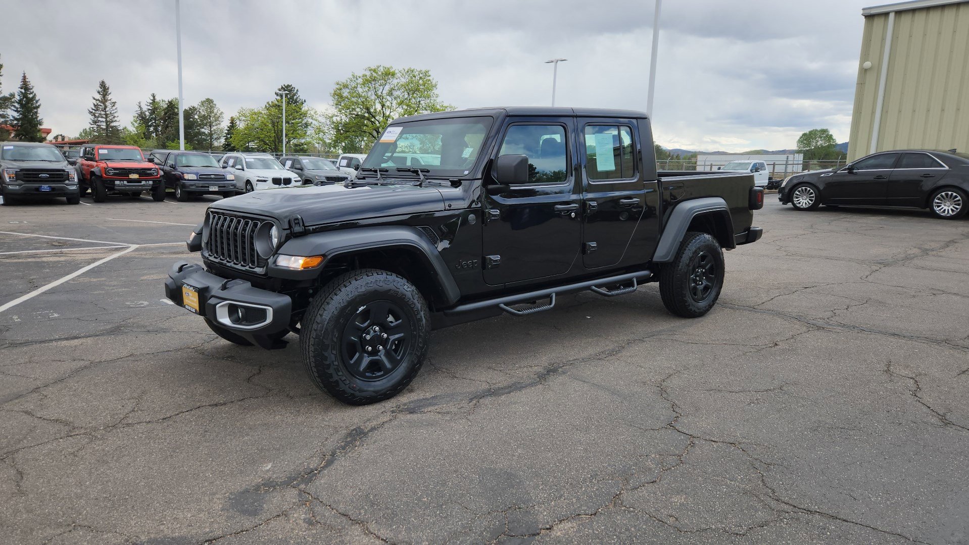 Used 2026 Jeep Gladiator Sport AWD/4WD image 3