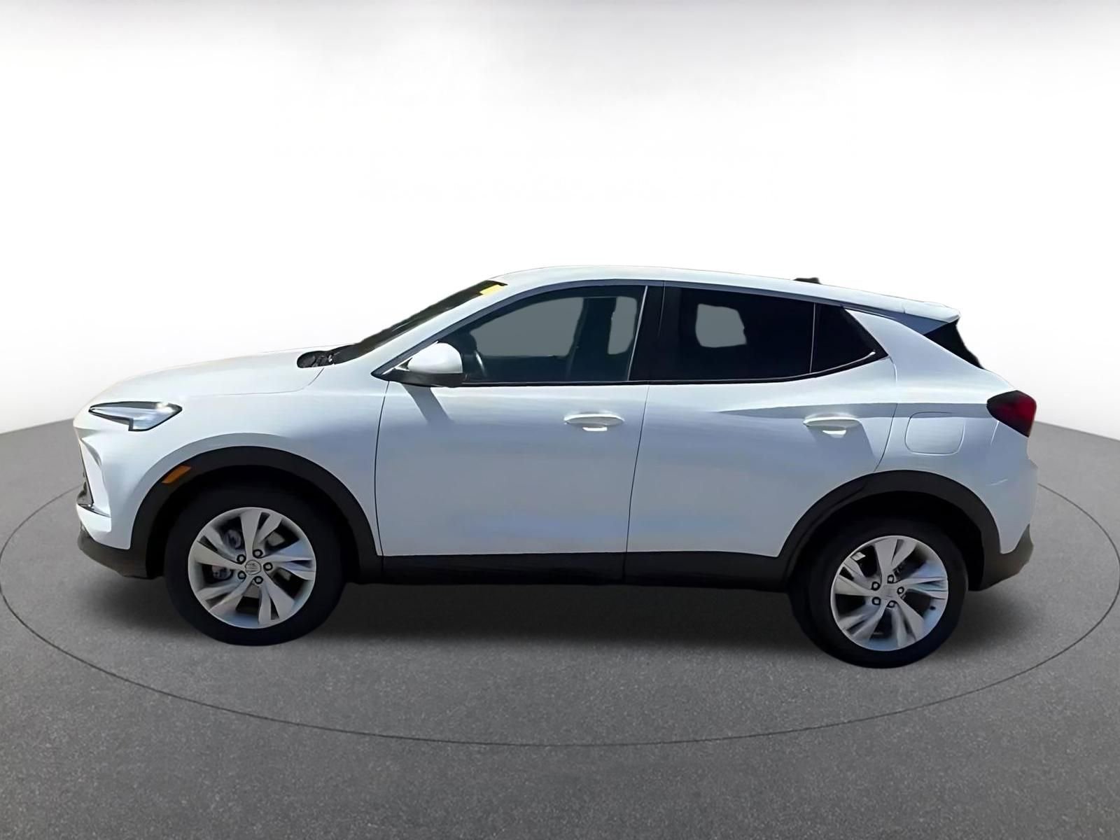 Used 2025 Buick Encore GX Preferred FWD image 9