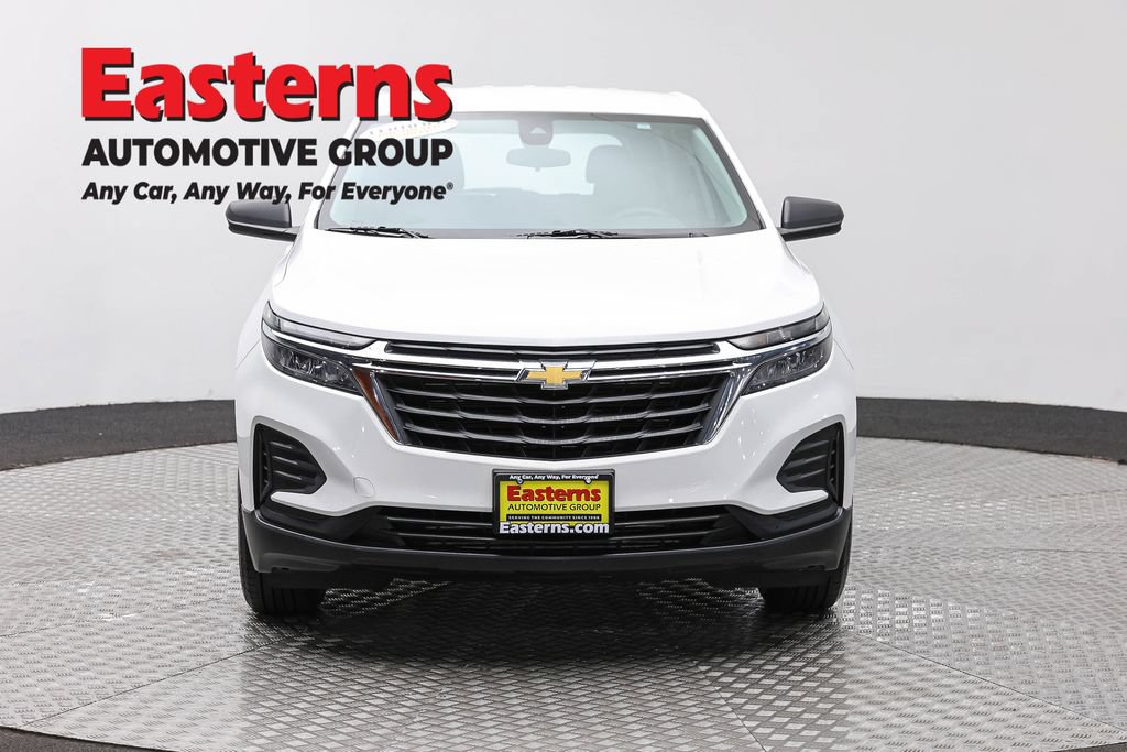 Used 2023 Chevrolet Equinox LS w/ Driver Confidence II Package FWD image 2