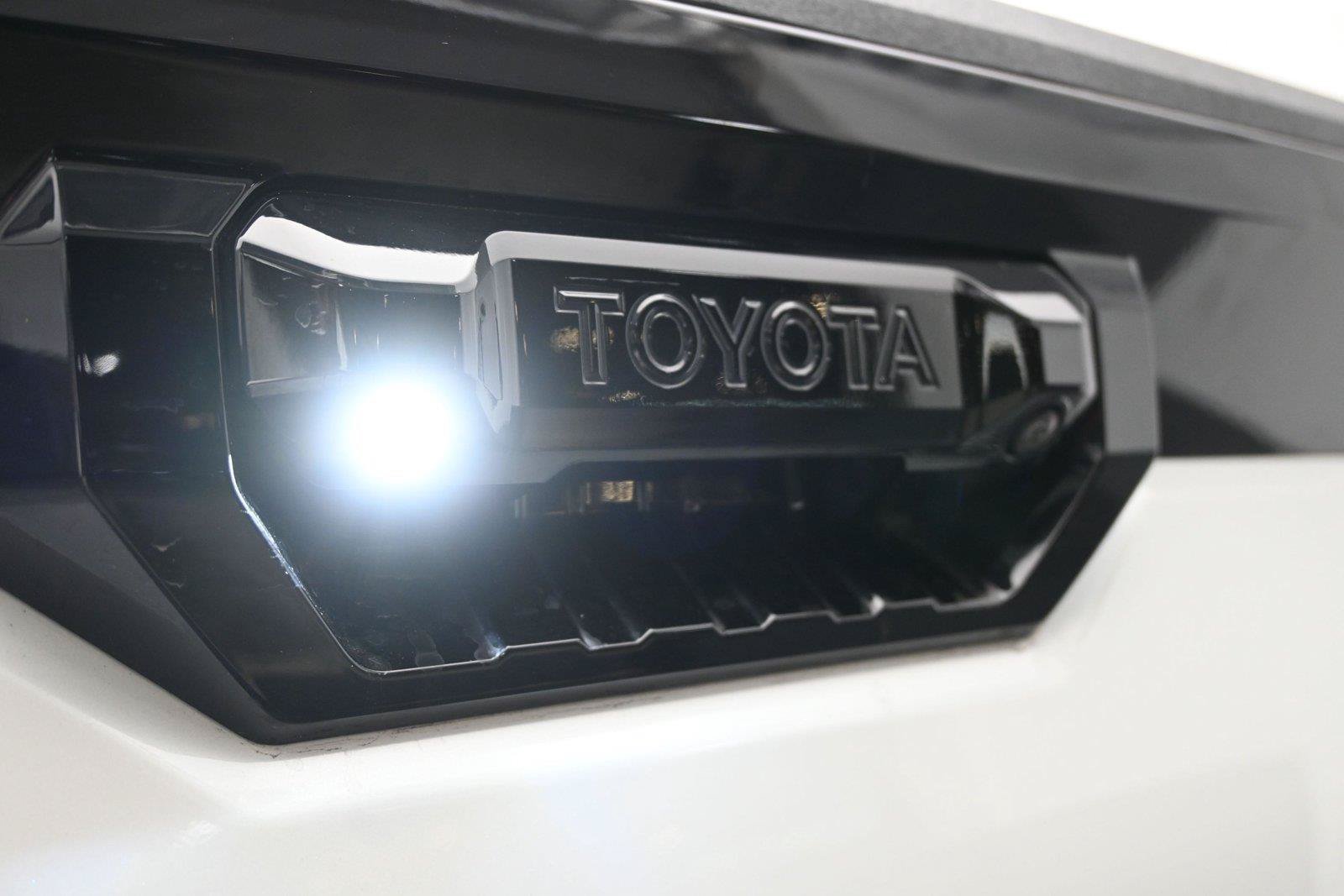 Used 2024 Toyota Tundra Platinum AWD/4WD image 15