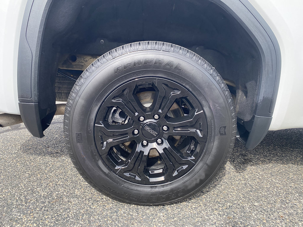 Certified 2025 GMC Sierra 1500 SLT AWD/4WD image 10