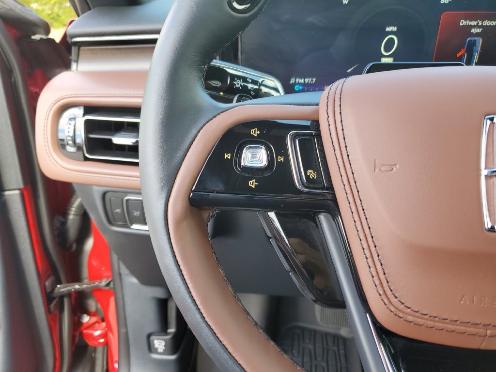 New 2026 Lincoln Aviator Reserve w/ Luxury Package RWD image 24