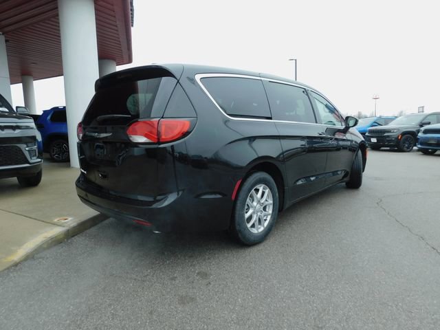 New 2026 Chrysler Voyager LX FWD image 27