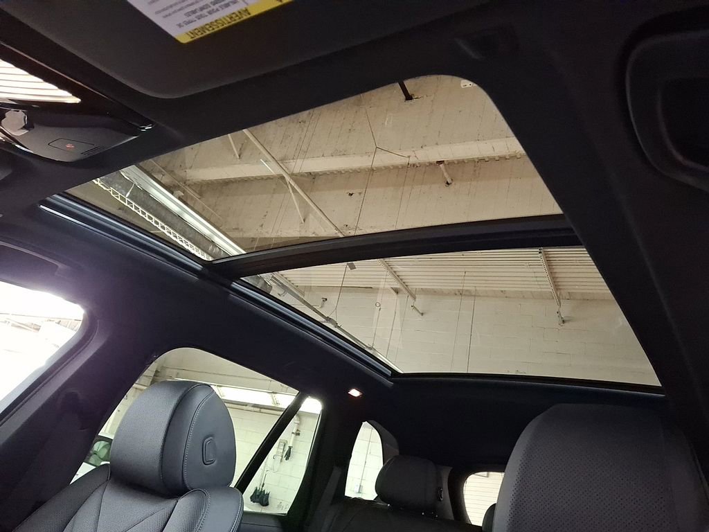 Certified 2025 BMW X5 xDrive40i w/ M Sport Package image 12