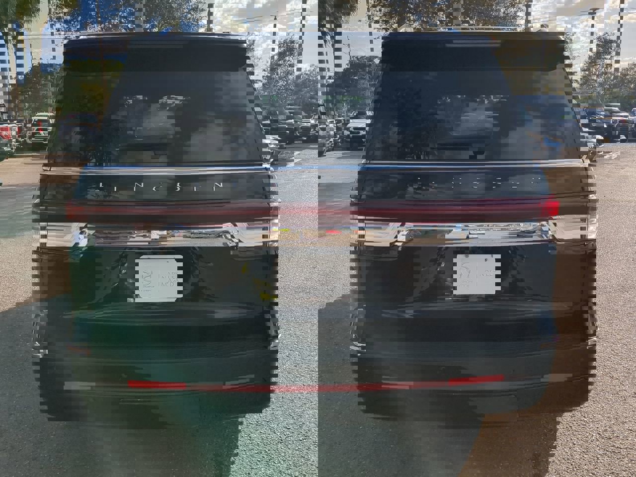 Used 2024 Lincoln Navigator Reserve image 6