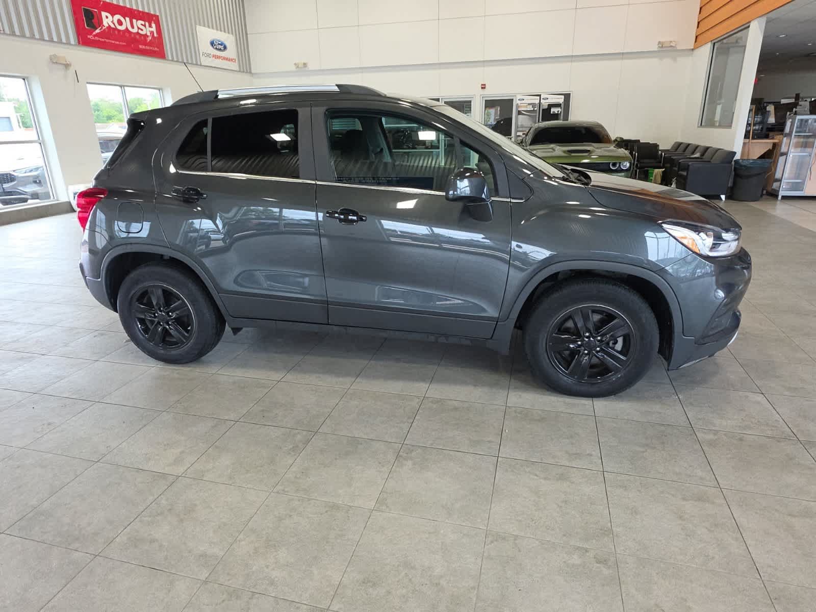 Used 2020 Chevrolet Trax LT w/ LT Convenience Package FWD image 5