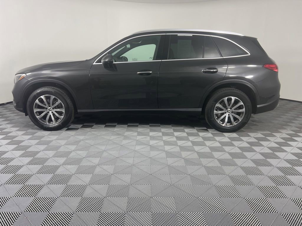 Used 2024 Mercedes-Benz GLC 300 4MATIC image 5