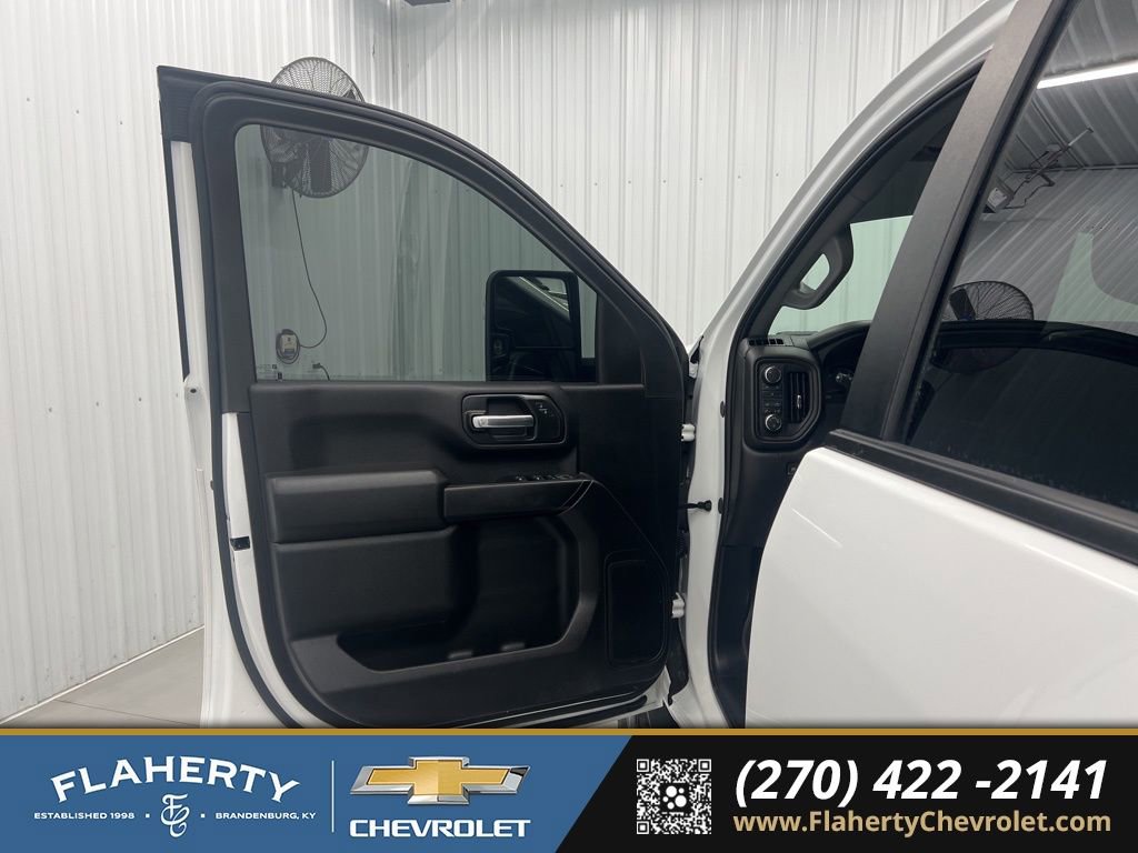 Used 2024 Chevrolet Silverado 2500 Custom w/ Custom Value Package image 8