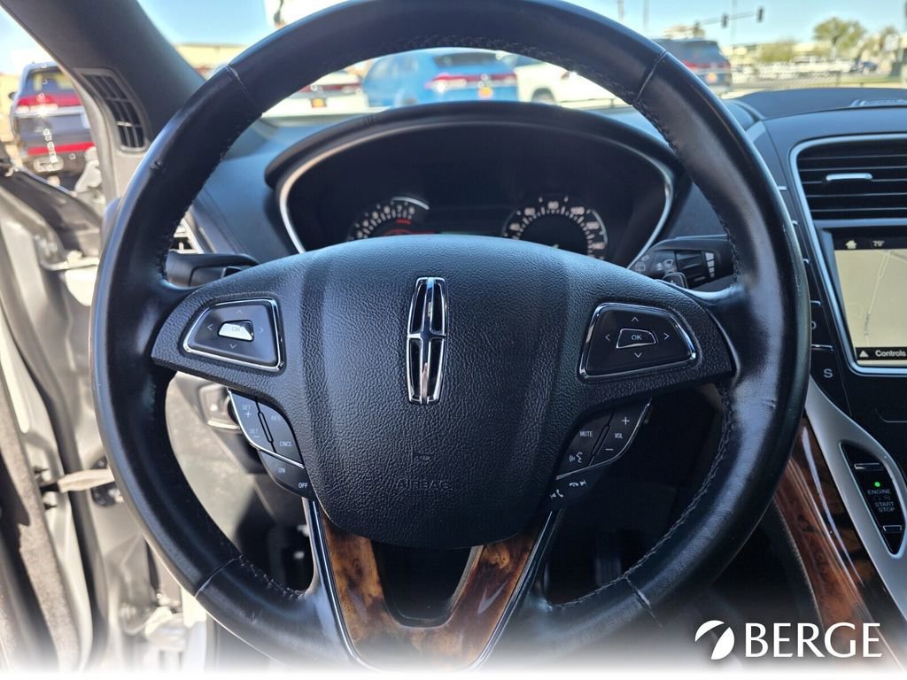 Used 2018 Lincoln MKX Reserve image 24