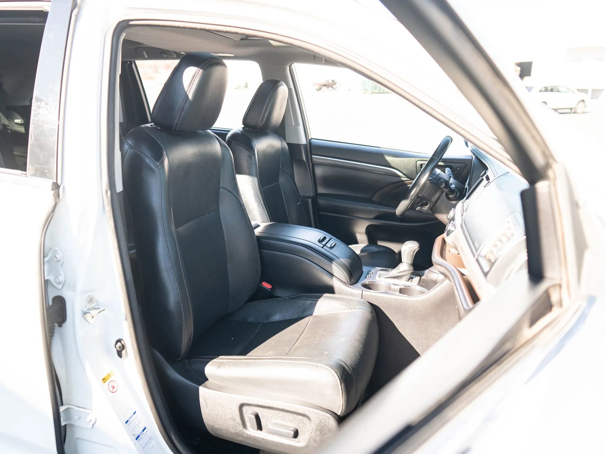 Used 2017 Toyota Highlander Limited image 16