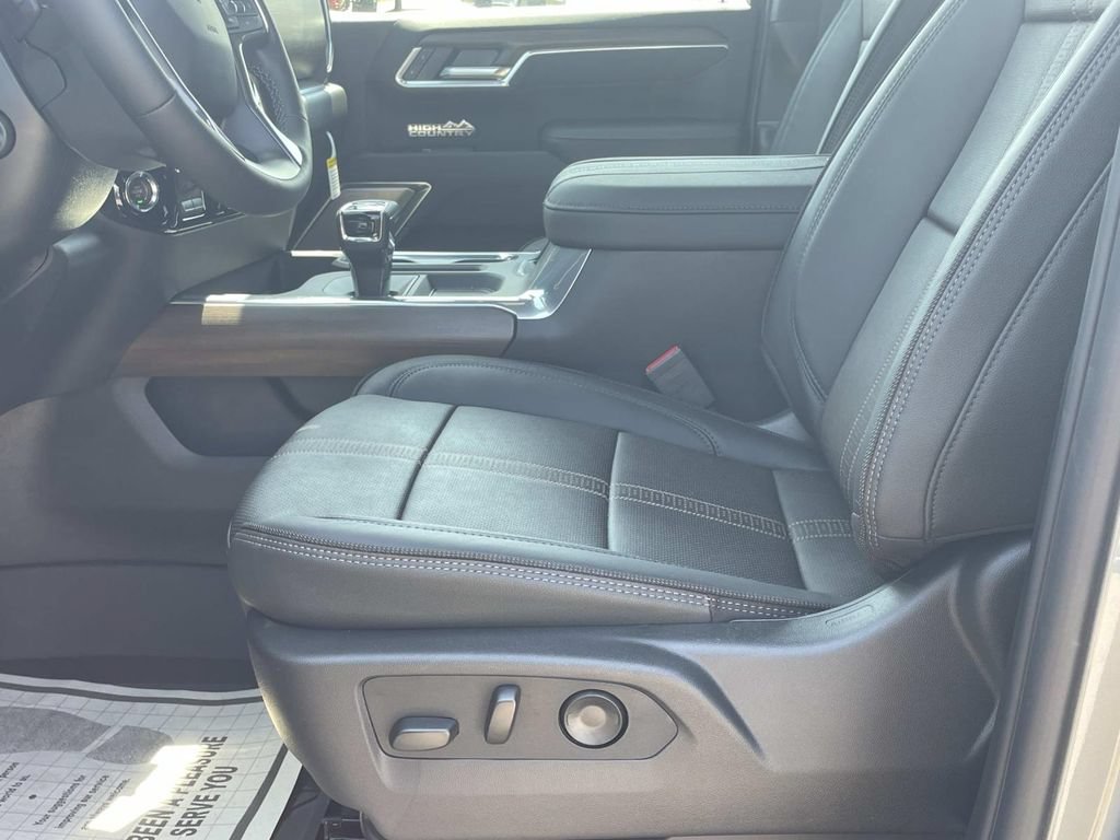 New 2026 Chevrolet Silverado 1500 High Country AWD/4WD image 17