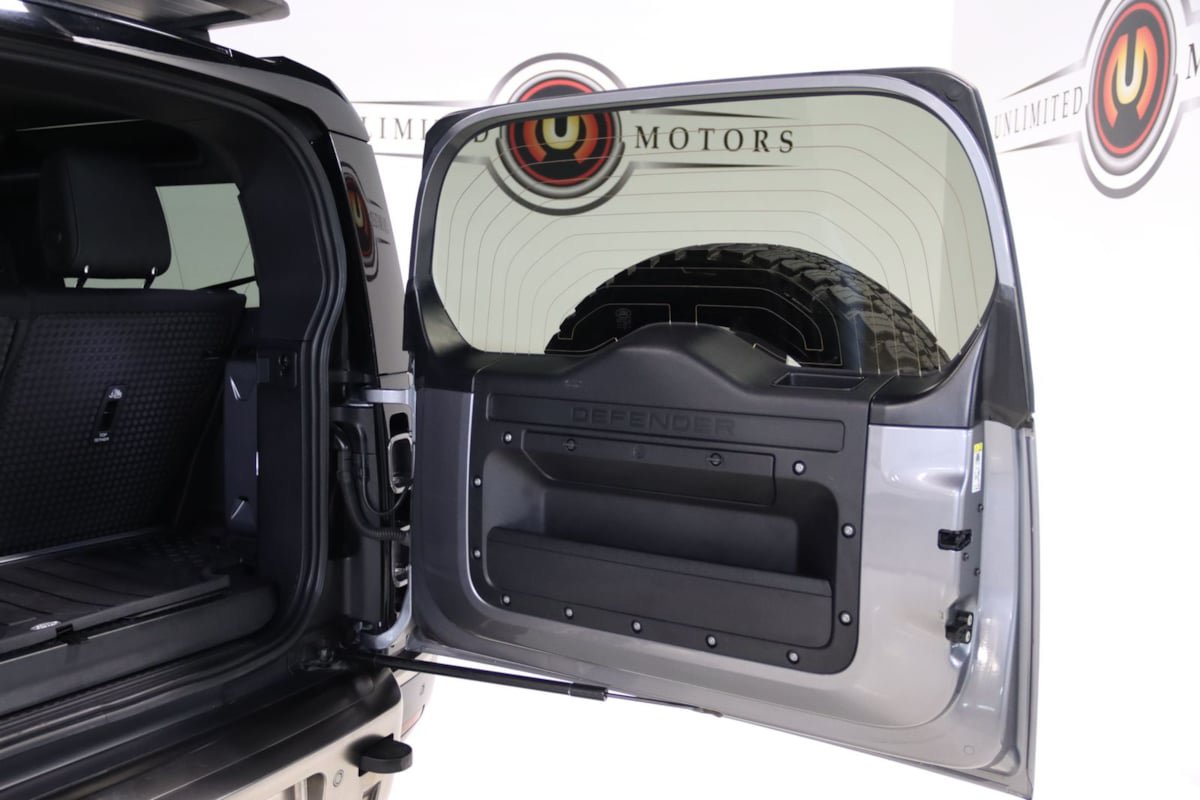 Used 2023 Land Rover Defender 90 X AWD/4WD image 58