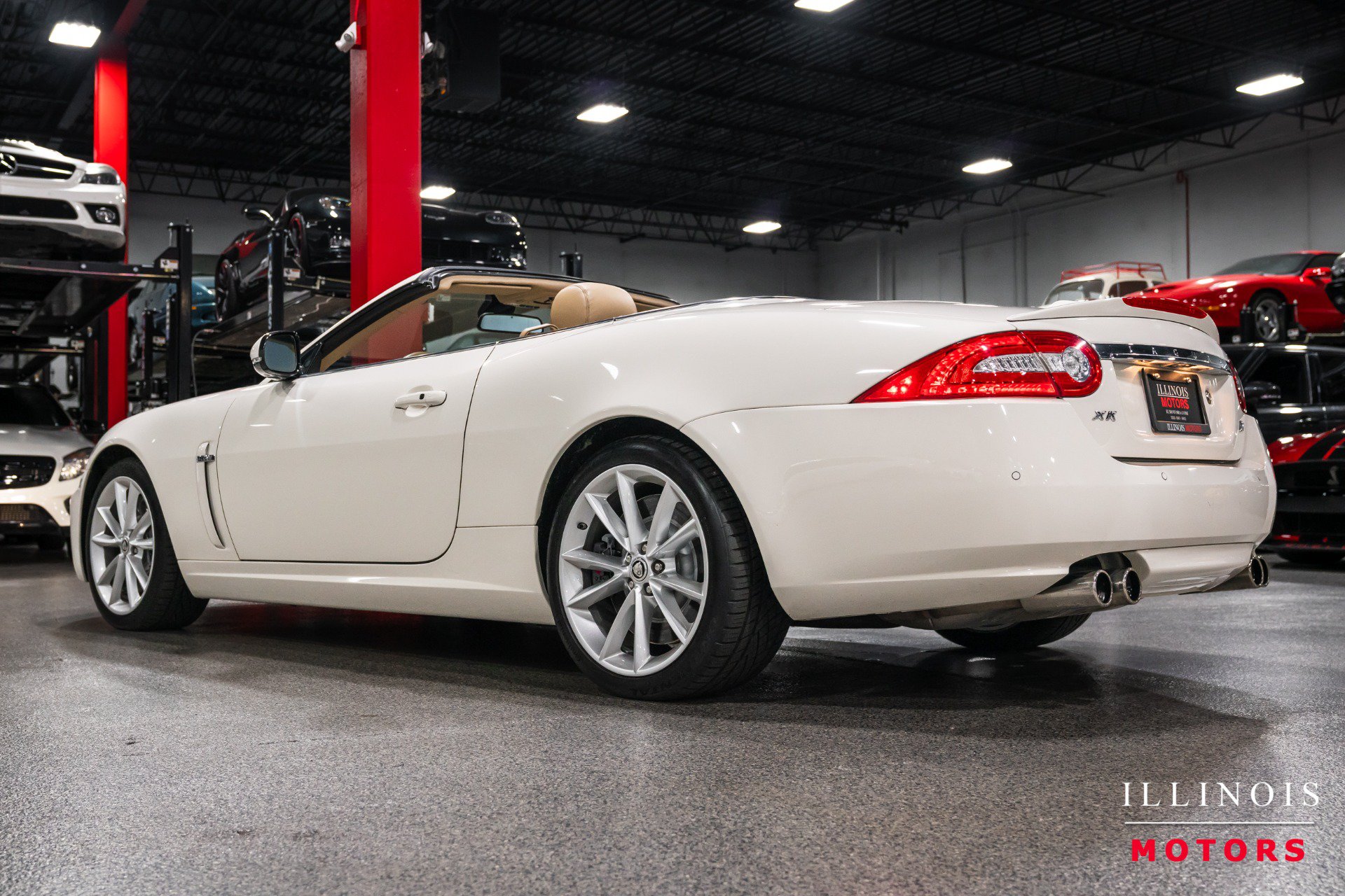 Used 2010 Jaguar XKR R RWD image 3