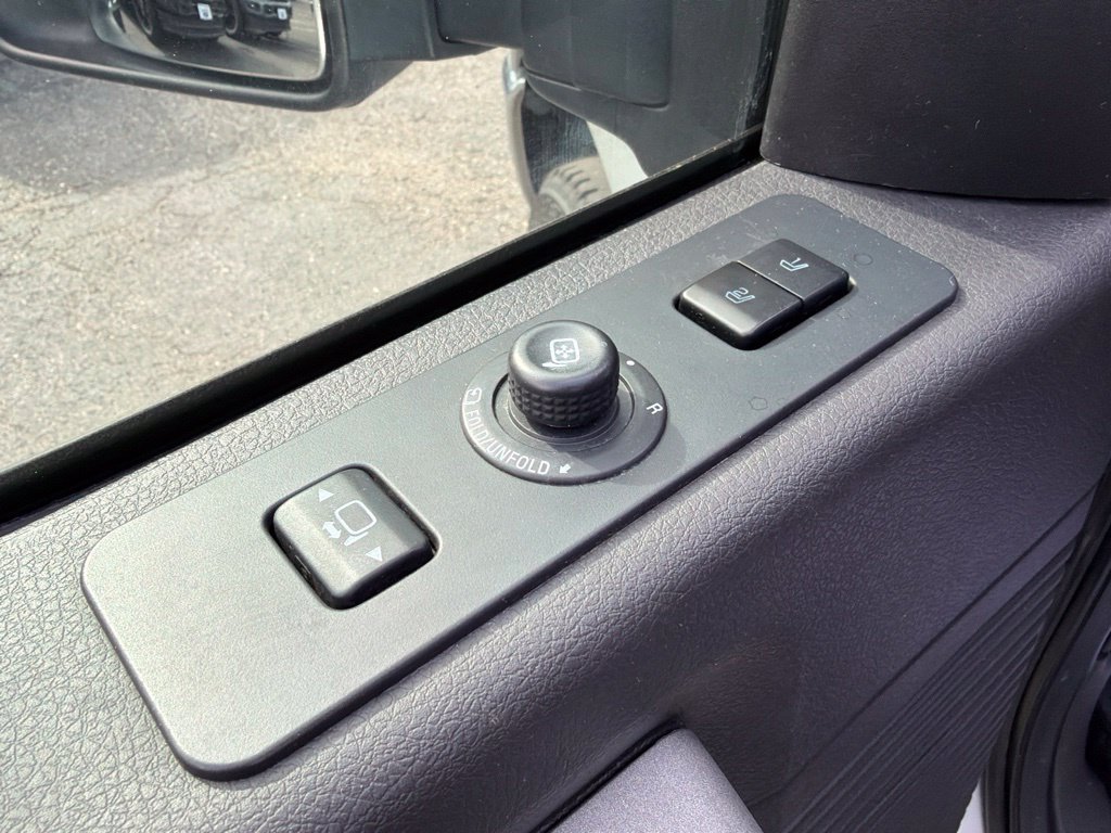 Used 2015 Ford F250 Lariat w/ Lariat Ultimate Package AWD/4WD image 17