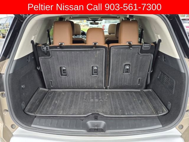 Used 2024 Nissan Pathfinder Platinum image 9