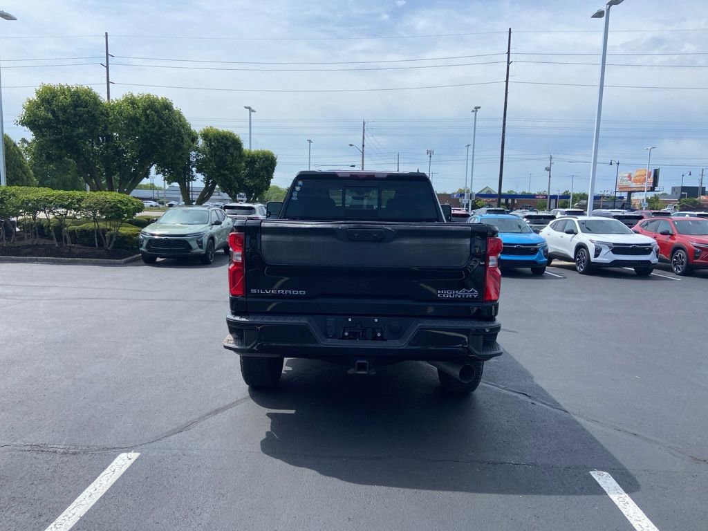 Used 2023 Chevrolet Silverado 2500 High Country w/ Z71 Off-Road Package AWD/4WD image 4